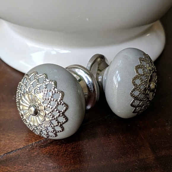 Beautiful ceramic & metal knobs (set of 2) - Picture 4 of 4